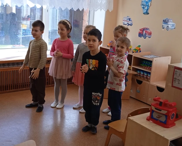 ДНИ ОТКРЫТЫХ ДВЕРЕЙ ДОШКОЛЬНОГО ОТДЕЛЕНИЯ Ребята в группе Подсолнух приняли участие в квесте "Чтобы 