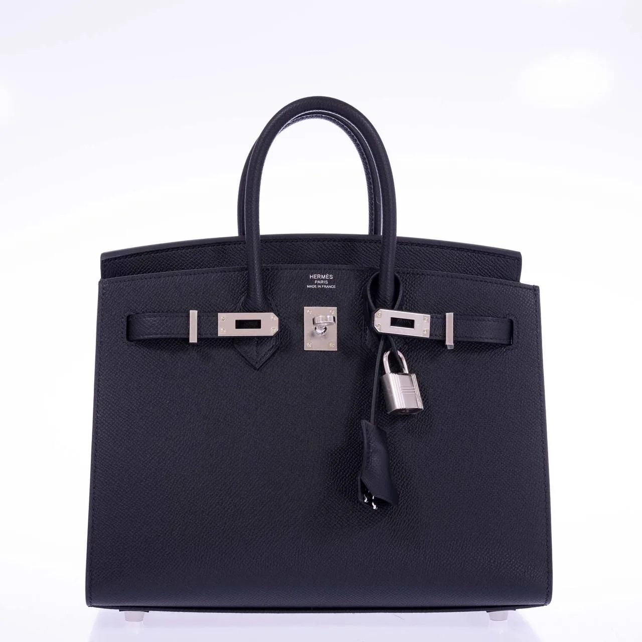 👜 Сумку Hermes Birkin стоимостью 3 млн рублей изъяли у девушки в аэропорту Жуковский — она привезла