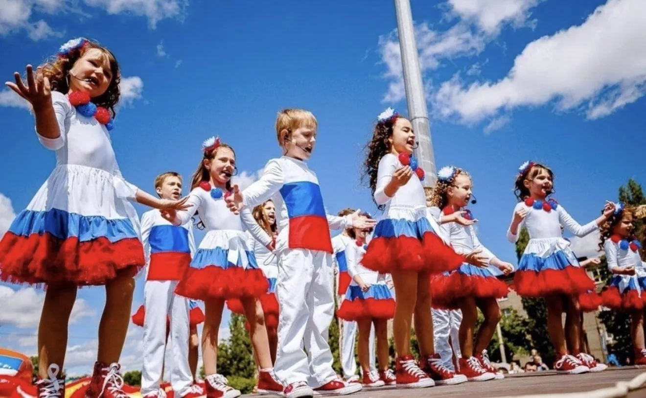 Всероссийский обзор «Дети России — сила государства» 🇷🇺 👨‍👩‍👧‍👦

В преддверии нового учебного 