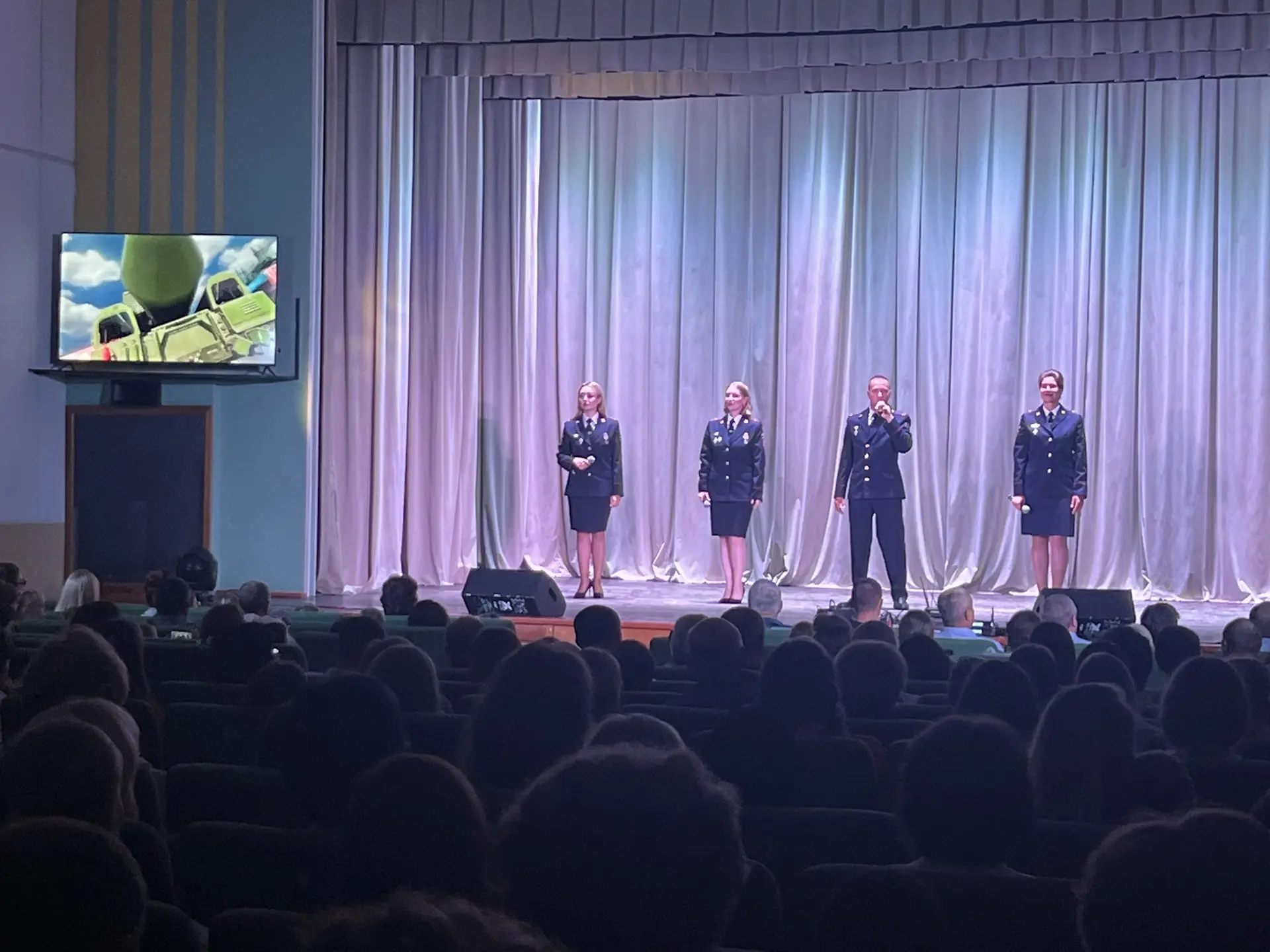 Сегодня в ДК «Горняк» состоялась встреча личного состава, ветеранов ОМВД России по Ташт...