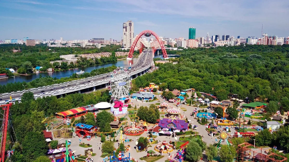 🎠 Лето в мире сказок: почему всей семье стоит посетить парк «Сказка»

Среди шумного мегаполиса есть