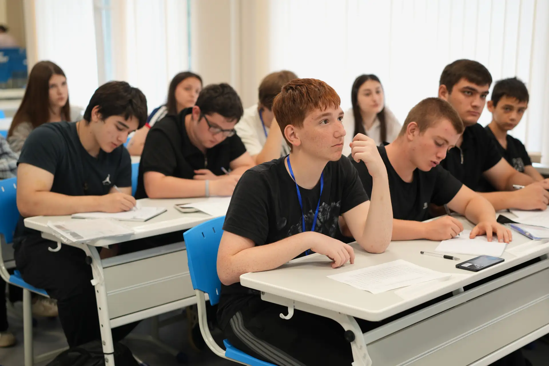 Выходной? Не для тех, кто хочет понять, как устроены молекулы. Химики снова в «Вершине» — за разборо