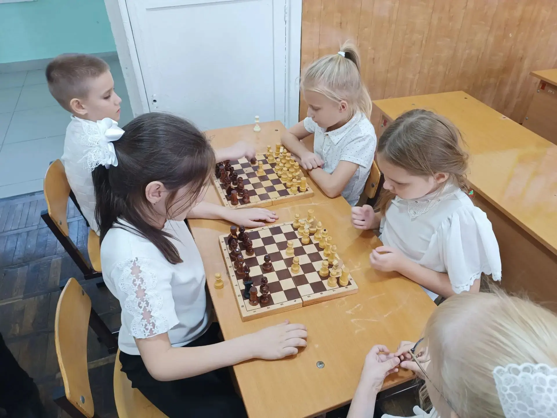 🏫В центре «Точка роста» прошло занятие кружка «Шахматная гостиная» для учащихся началь...