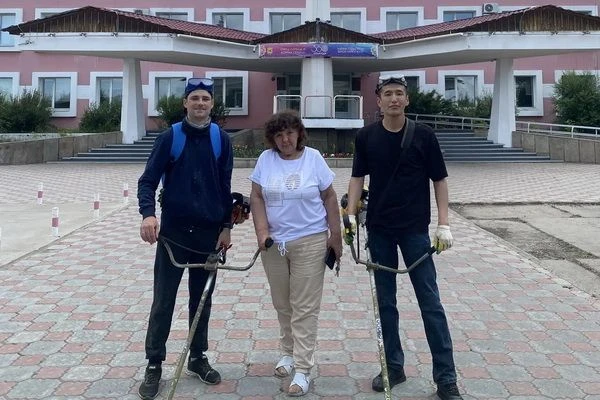 Молодые сотрудники УФСИН Бурятии оказали помощь Городскому Дворцу детского творчества
 
Молодые сотр