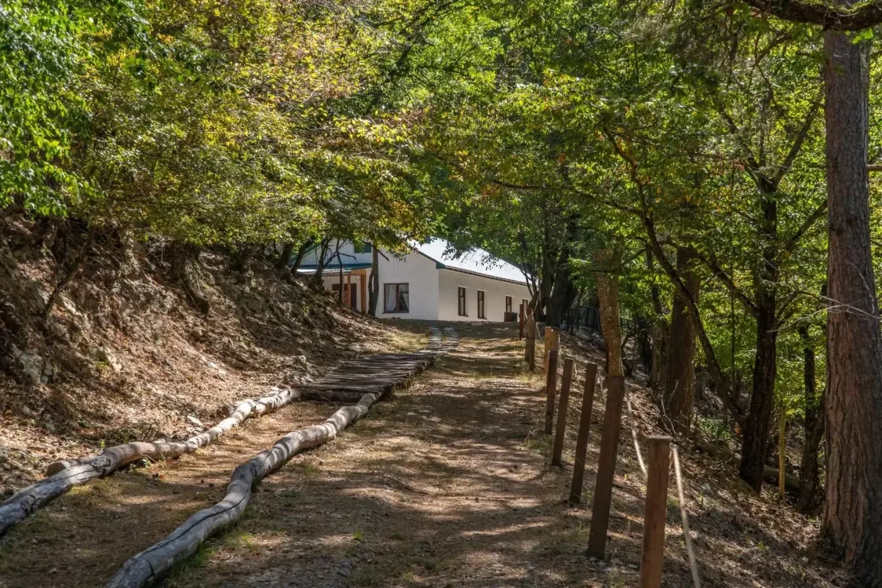 Царский охотничий домик в Национальном парке Крымский