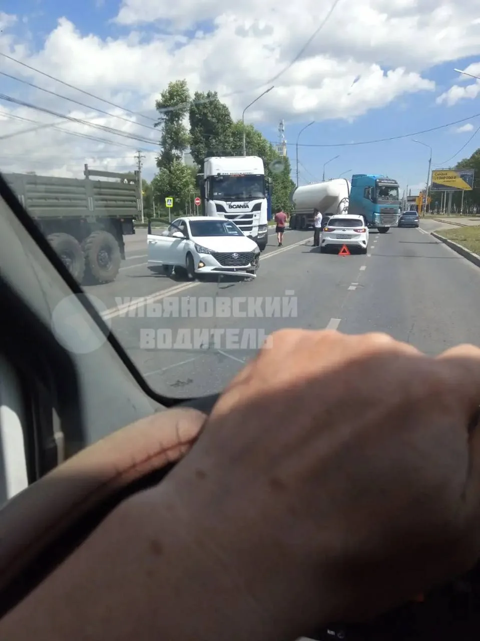 На перекрёстке Московское шоссе и Олимпийский ДТП

Образовалась большая пробка

Фото из чата