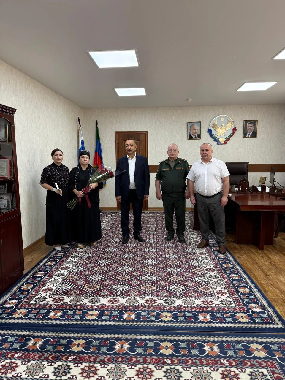 В администрации Кумторкалинского района состоялась церемония вручения высокой государст...