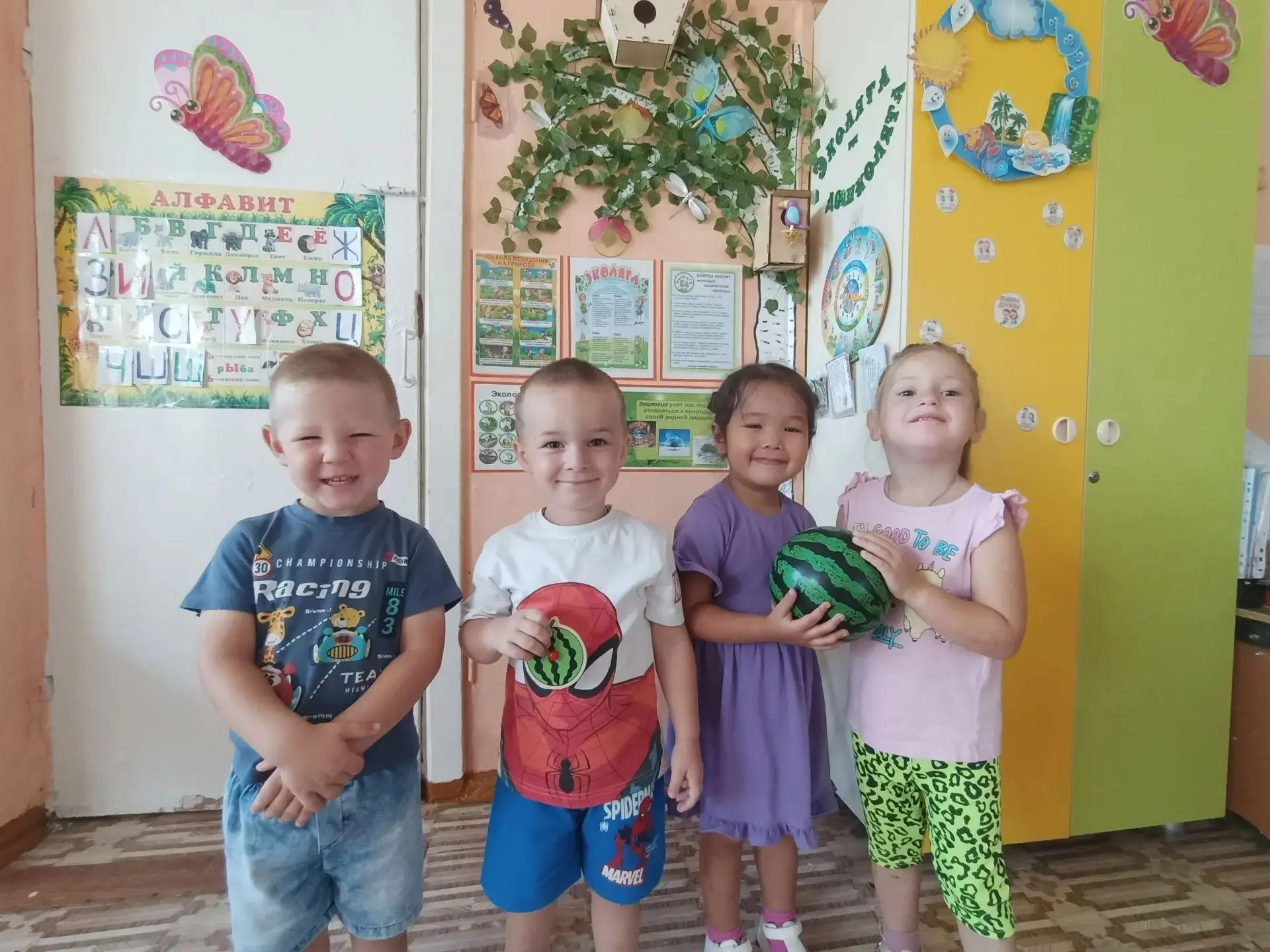 Арбуз — это ягода? Удивительные открытия наших малышей! 🍉