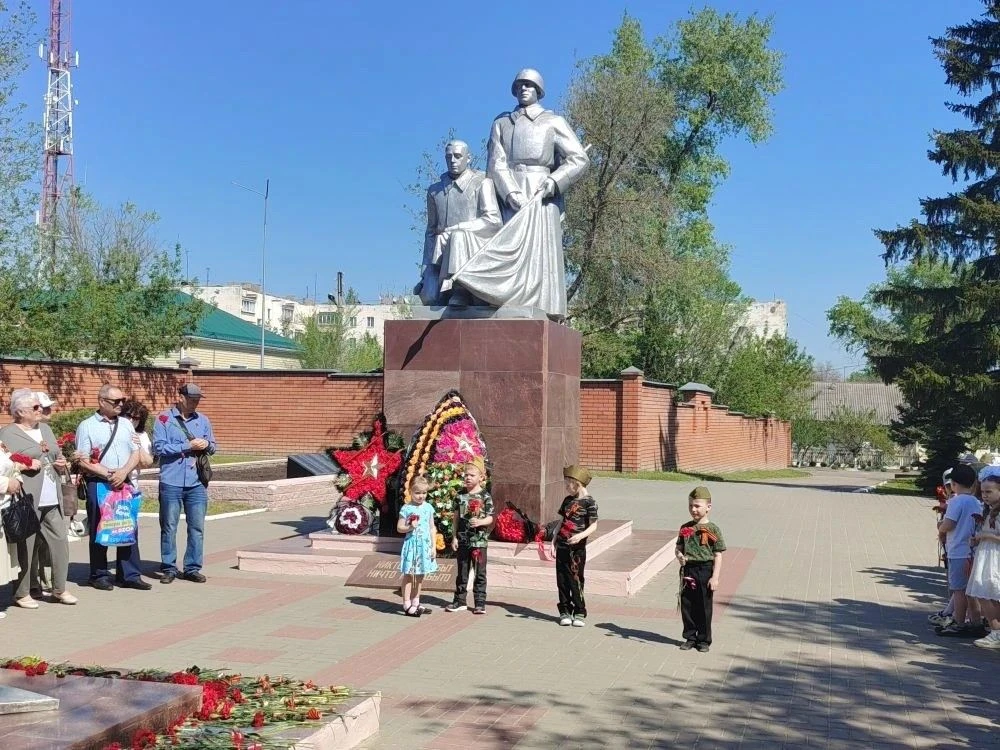 В преддверии 9 мая сотрудники Центра социальной активности для граждан старшего поколен...
