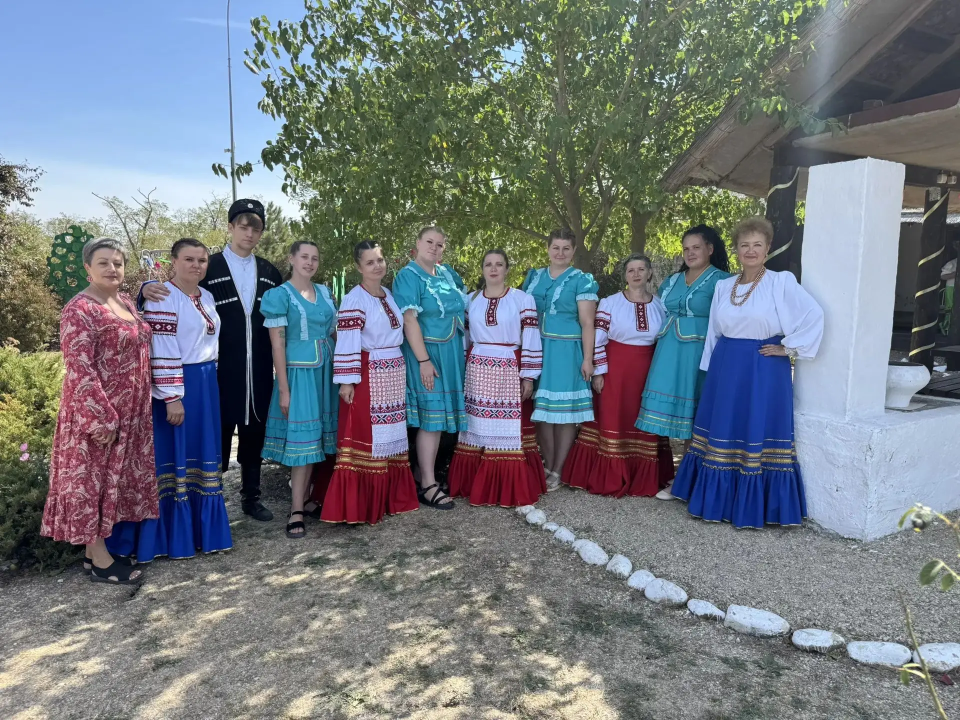 ☀️🌳 Под щедрым солнцем Таманского полуострова, в этнокомплексе «Атамань», с размахом п...