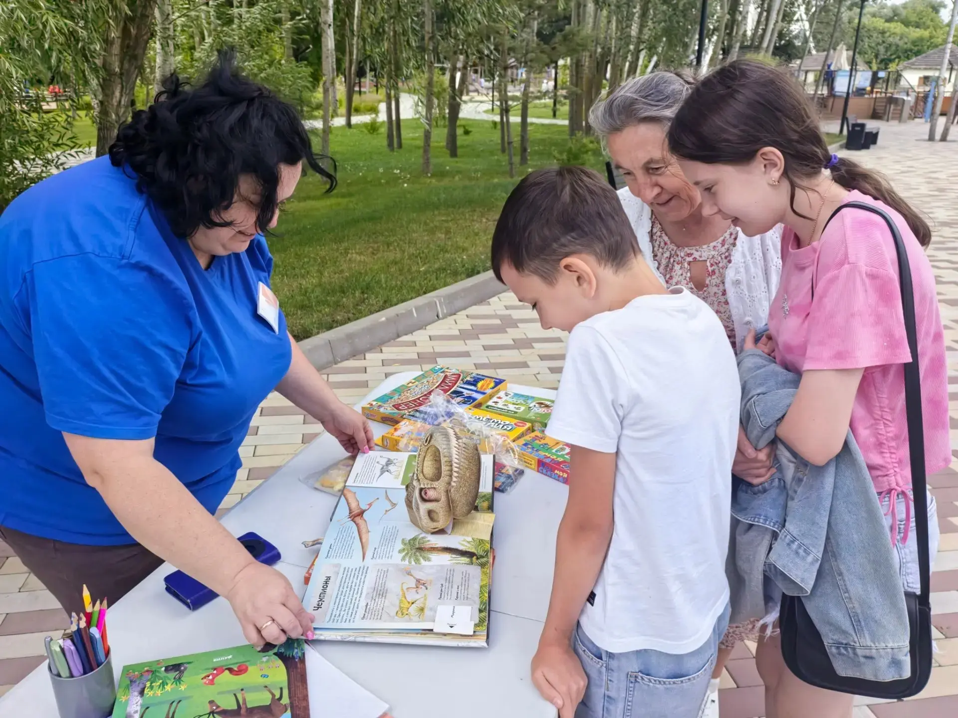 Сегодня посетители игровой площадки в парке «Калейдоскоп» познакомились с необычными и уникальными к