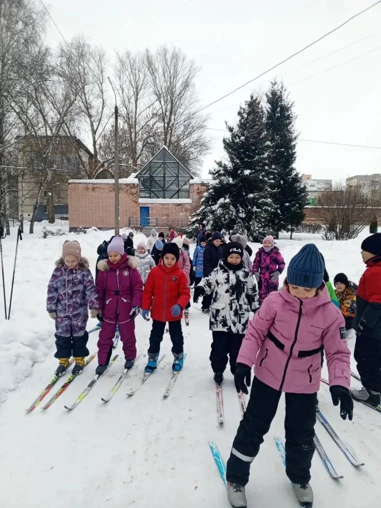 🎿 Лыжня зовёт! Как наши гимназисты покоряли зимние трассы ❄️  Свежий морозный воздух, солнце, пробив