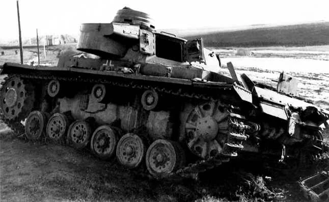 Причем в войсках порой считали, что данный боеприпас прожигает броню, что, конечно, не ...