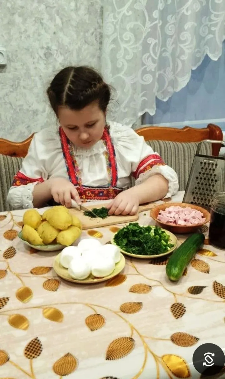 Традиционная праздничная пища русских Западной Сибири.                    Окрошка сибирская.
Из трад