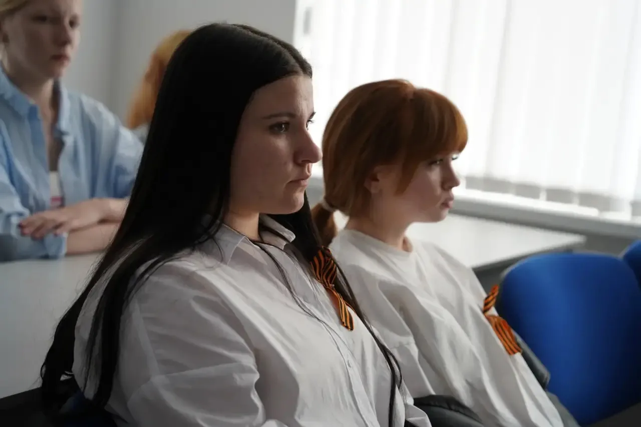 ♻️РАЗГОВОРЫ О ВАЖНОМ💭  🇷🇺 Во всех группах колледжа прошли занятия цикла «Разговоры о важном» по теме