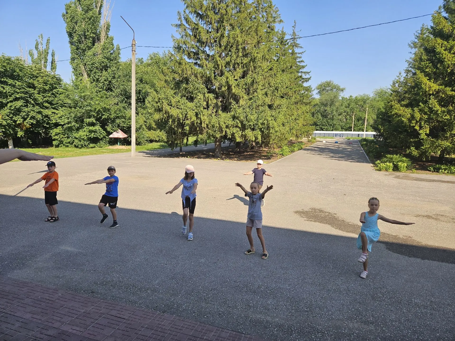 Еще два насыщенных дня на досуговой площадке лицея: знания, творчество и безопасность
Лето продолжае