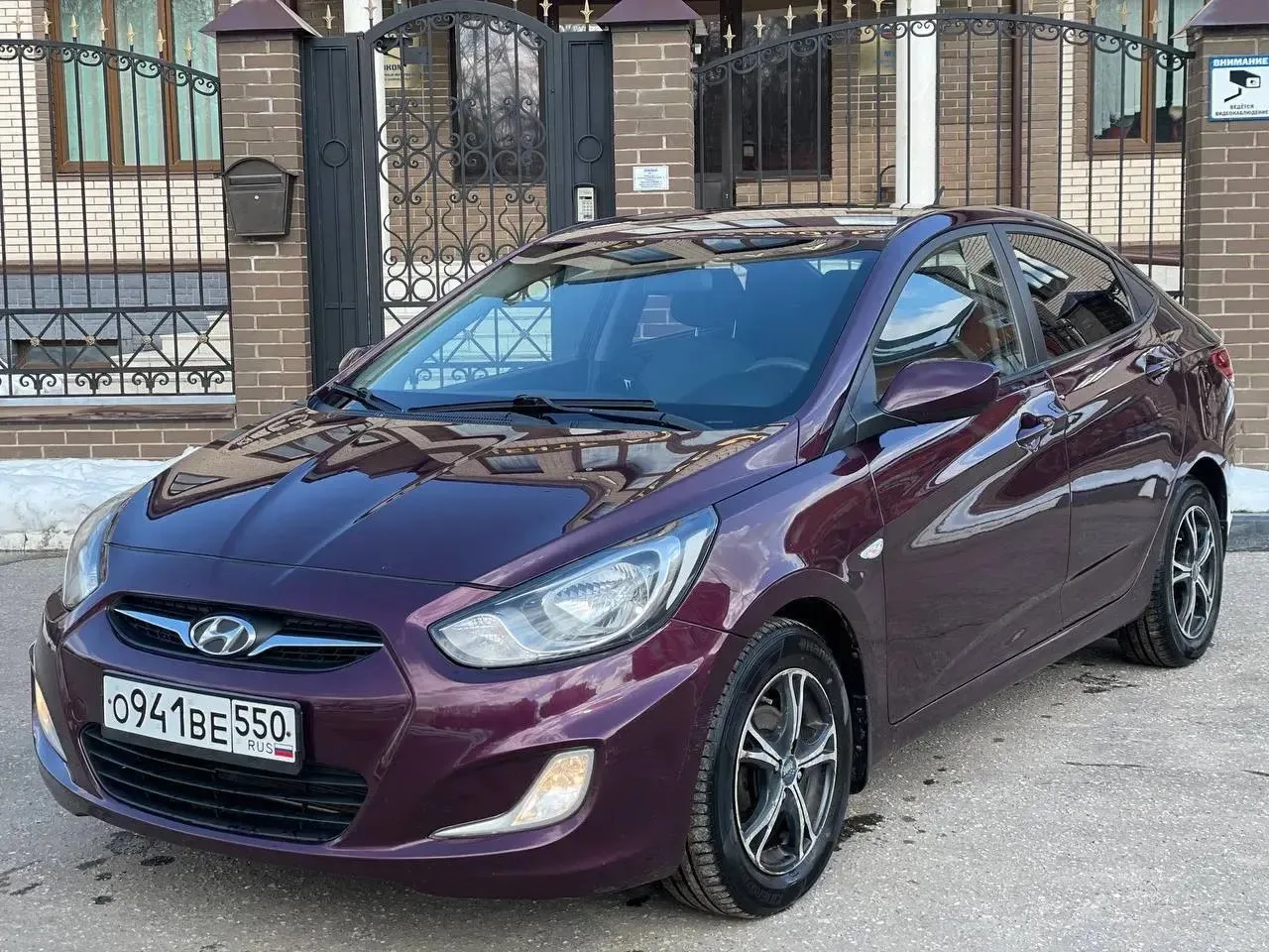 Hyundai Solaris  1.6 АКПП 2013 год   Пробег: 110.000км РОДНОЙ(подтвержден)  3 собственника Идеальная