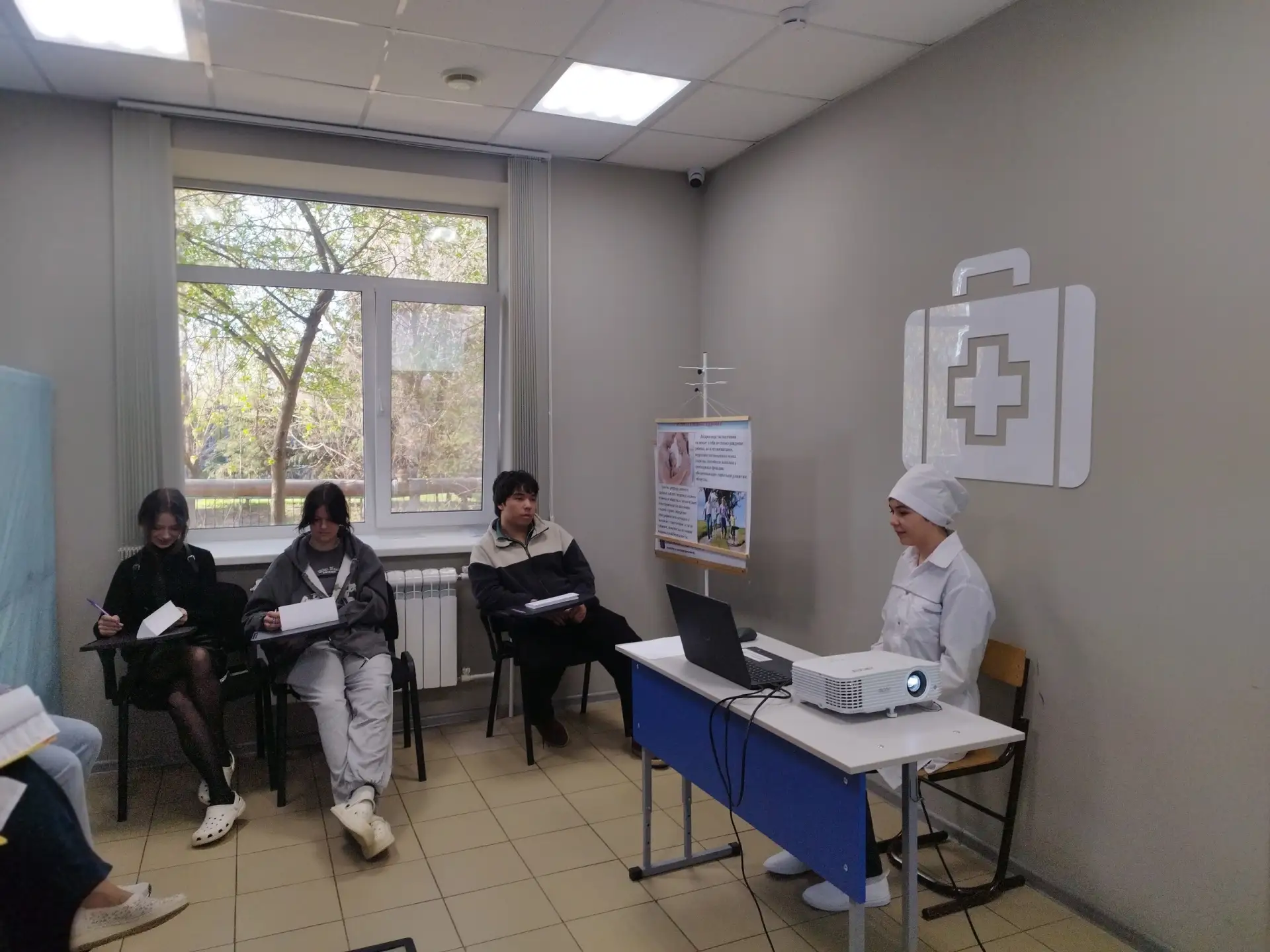 В Оренбурге завершились испытания по компетенции «Медицинский и социальный уход (юниоры...