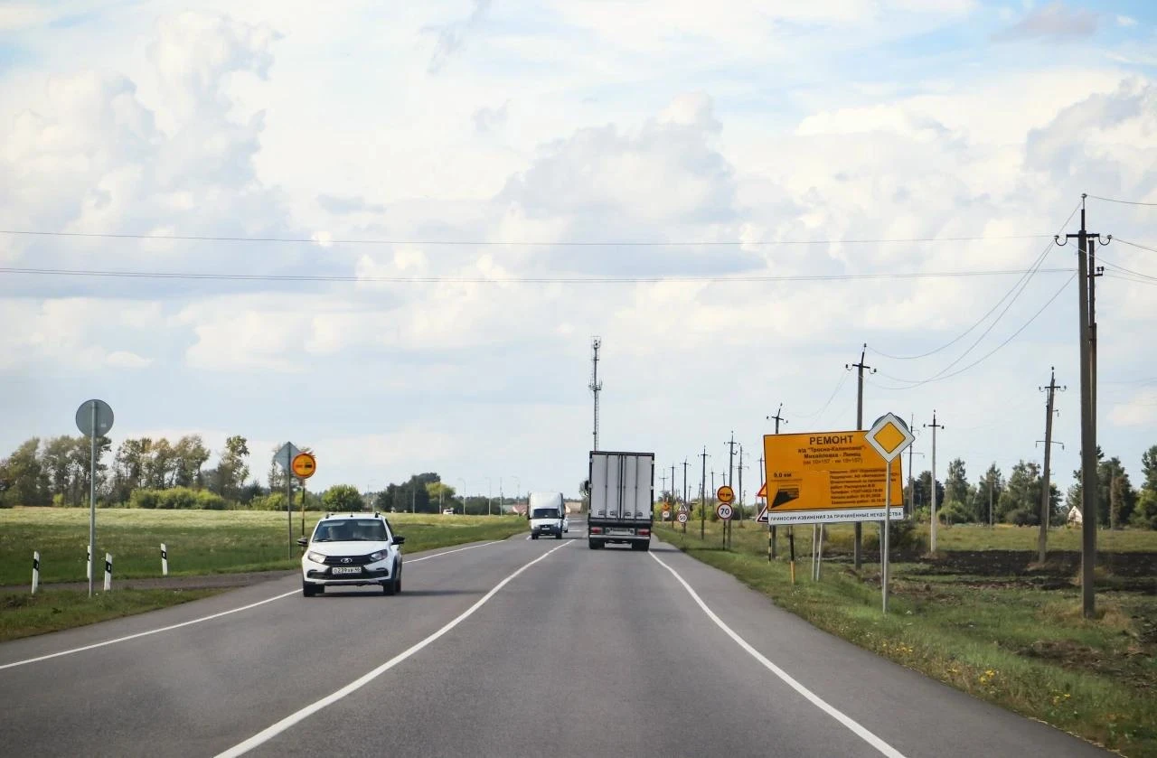 🛣️ В Курской области отремонтировали 14,8 км дороги в Железногорском районе