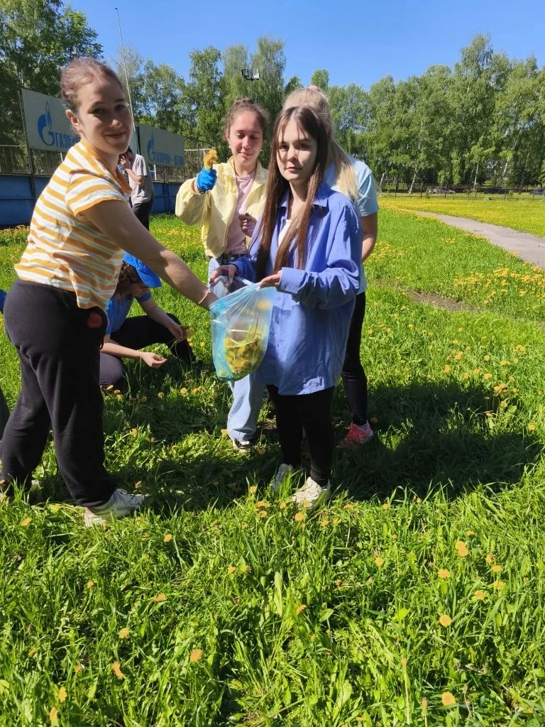 Сегодня был дан старт трудовых бригад Ленинского района! Во Дворце творчества состоялос...
