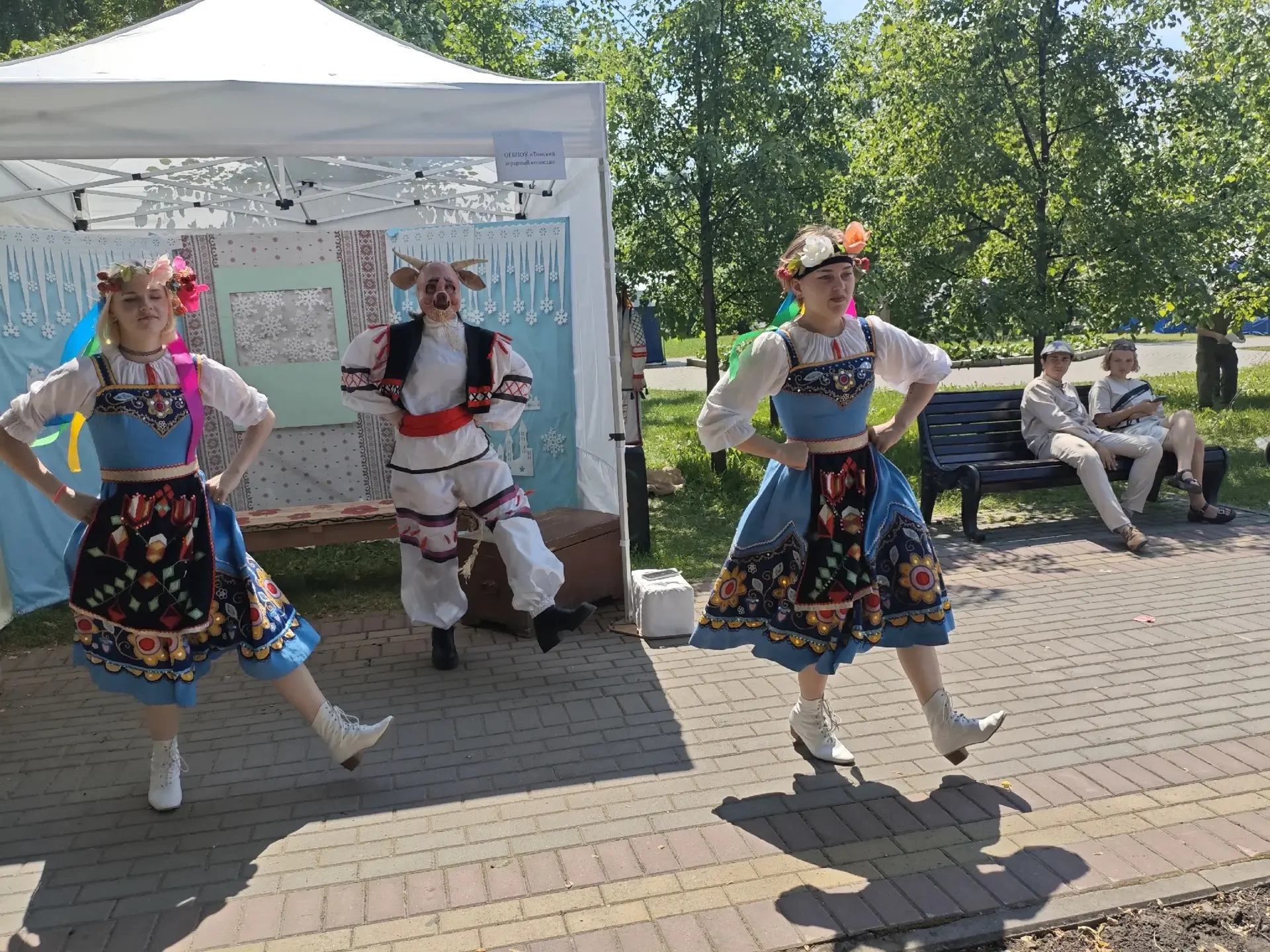 🎭 Наши театральные звёзды заняли 1 место! 

📌 Вчера прошёл День ожившей книги и наша театральная с