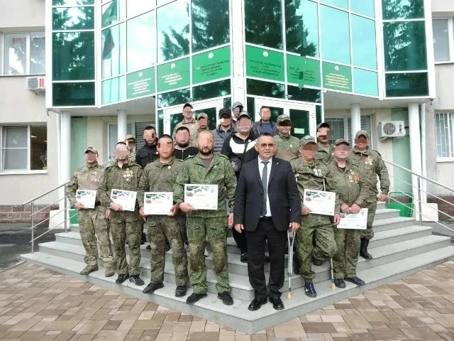 В зале заседаний администрации района в торжественной обстановке состоялось награждение...