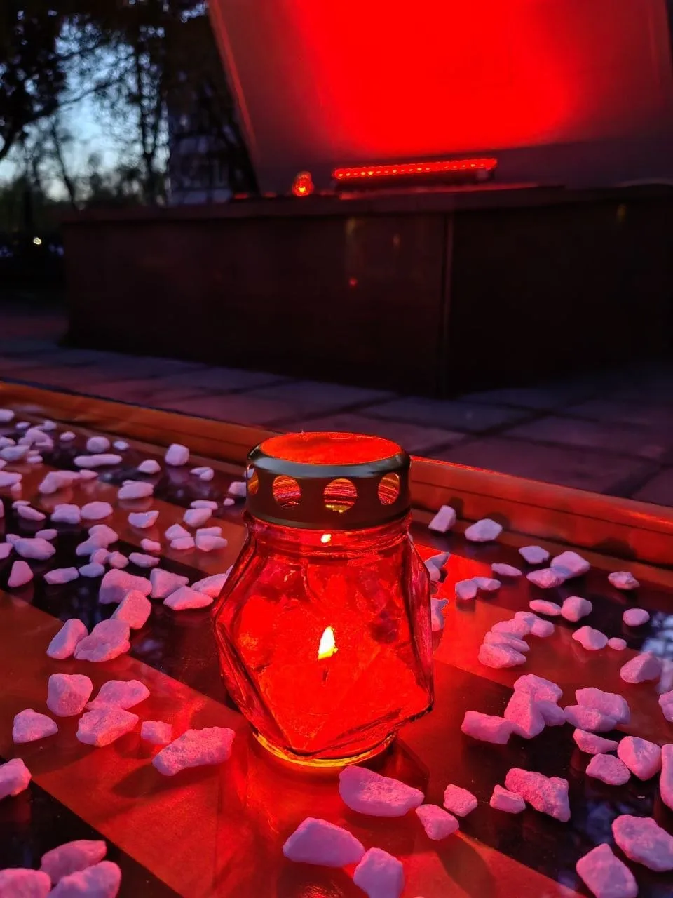 8 мая во всех районах Новокузнецка с 21.00 до 22.00 состоится акция "Свеча памяти"  📍Центральный рай