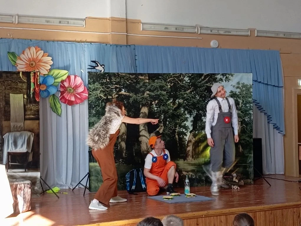 "Азбука безопасности"   🎭 В нашей школе прошло яркое событие 🎭  Артисты театра "Актёрский дом" предс