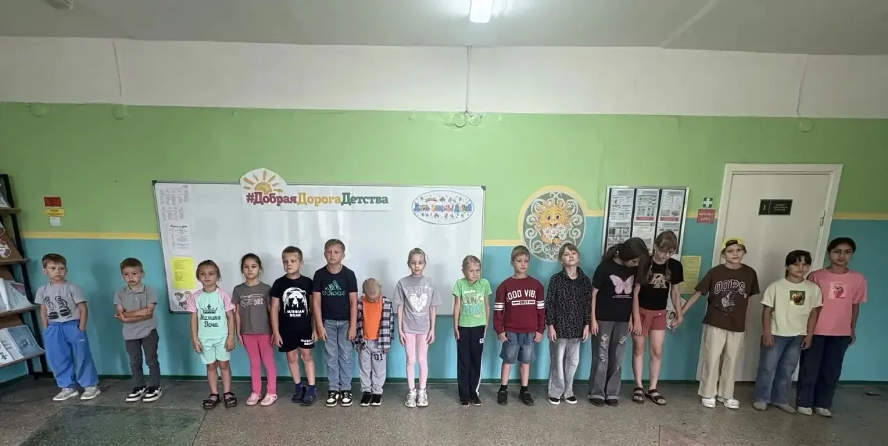 В школьном лагере стартовала вторая смена!🌈

В нашей школе радостное событие —  школьный лагерь «Ма
