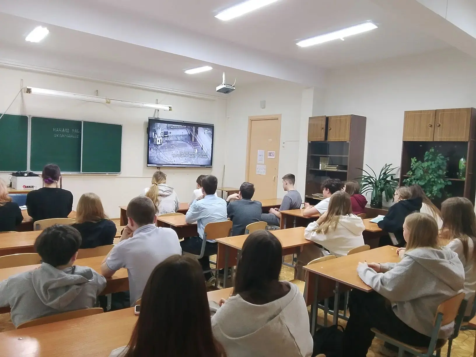 Сегодня ученики 7 "А" класса провели тематическое мероприятие, посвящённое трагедии на Чернобыльской