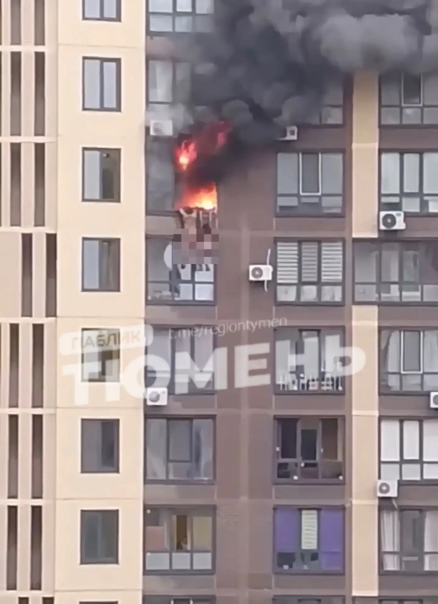 Трагедия в Тюмени: при попытке спастись из горящей квартиры погибла 19‑летняя девушка.