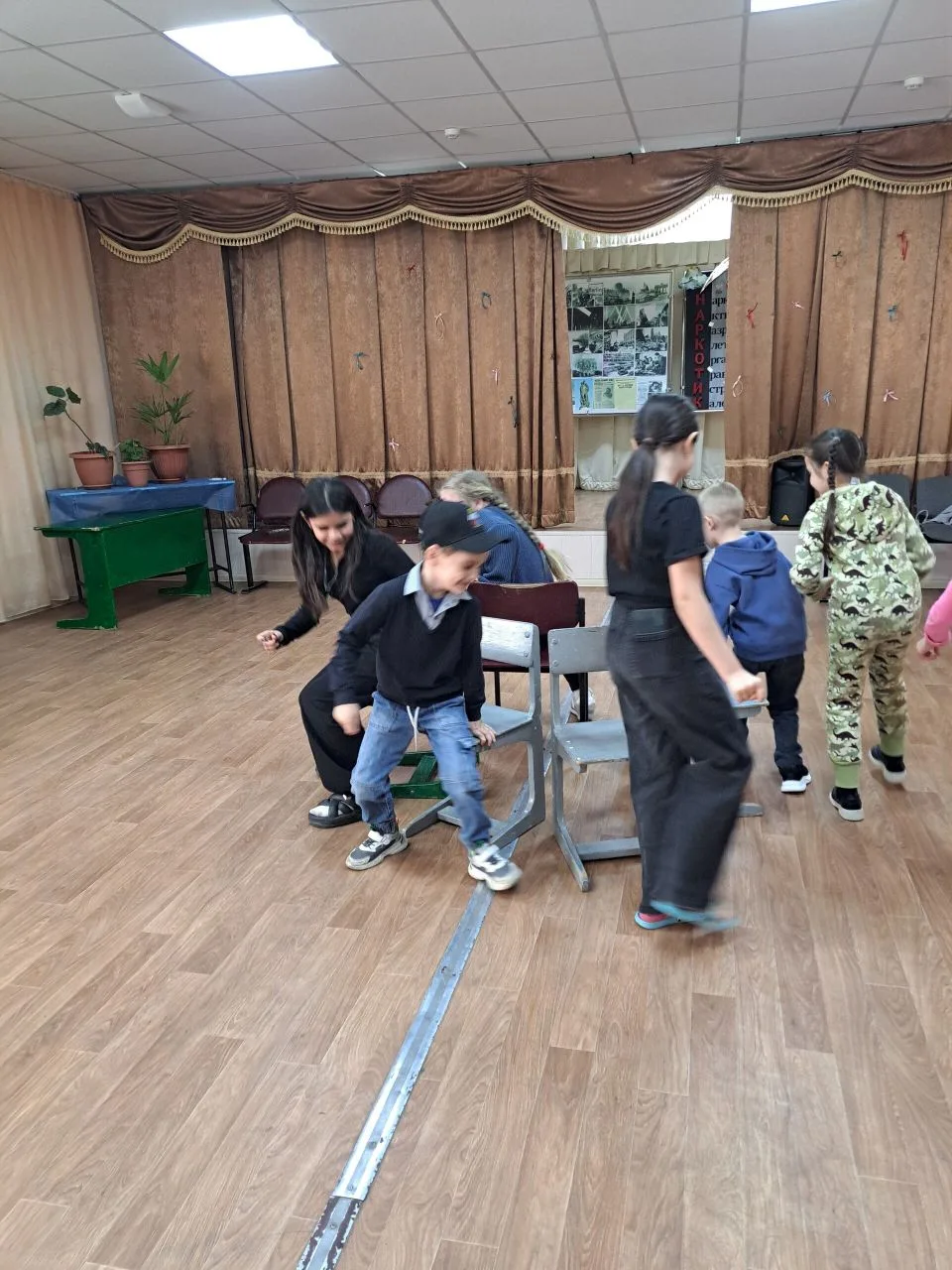 🌧️ Пока за окнами сельского клуба п. Ковалёвка лил дождь, скучать было некогда!