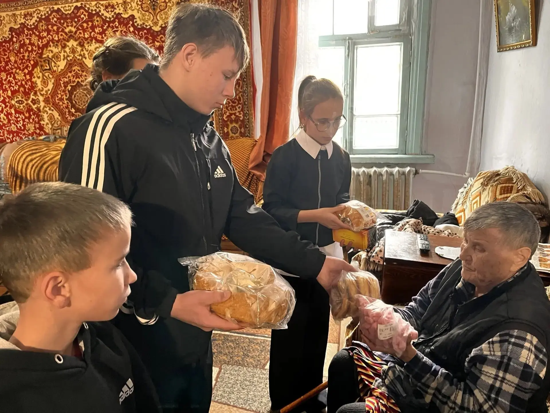 1 октября отмечается Международный день пожилых людей. В этот день воспитанники ГУСО «С...