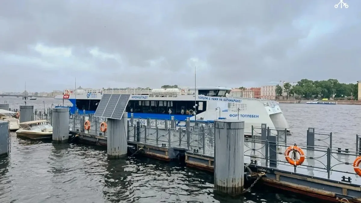 Из Петербурга до Петергофа запустили новый водный маршрут на скоростных катамаранах

Отправление о