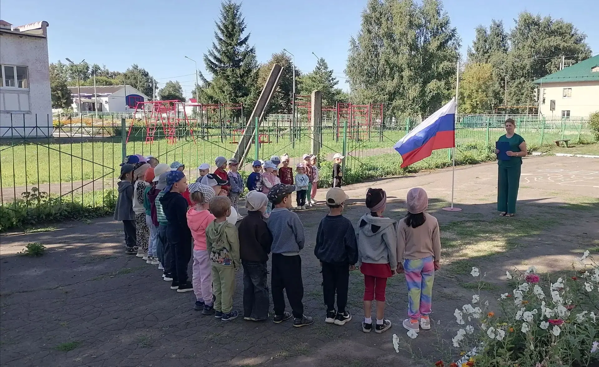 🇷🇺ДЕНЬ РОССИЙСКОГО ФЛАГА В НАШЕМ ДОУ!