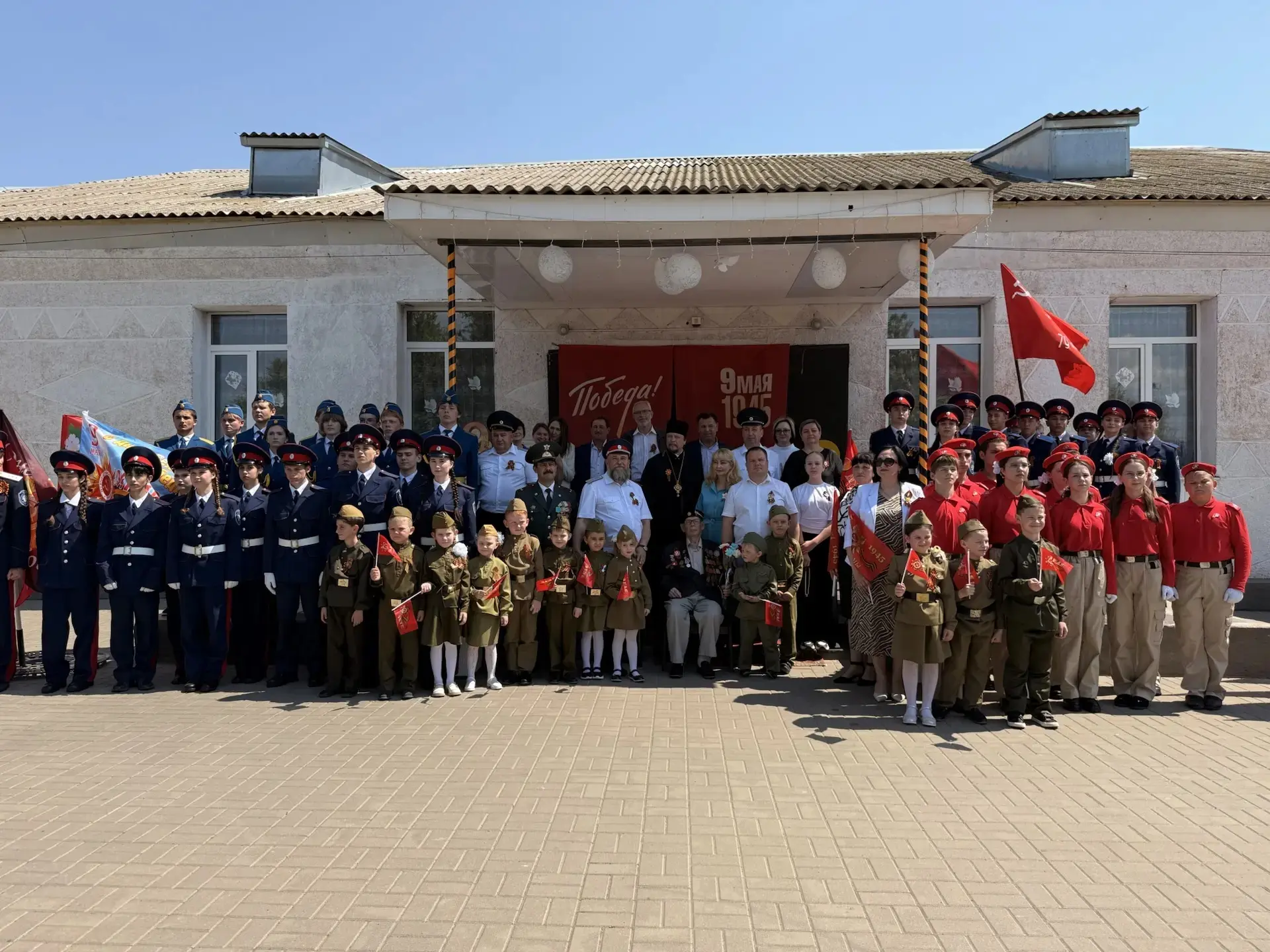 Сегодня в день 81-й годовщины Победы в Великой Отечественной войне наши юнармейцы приня...