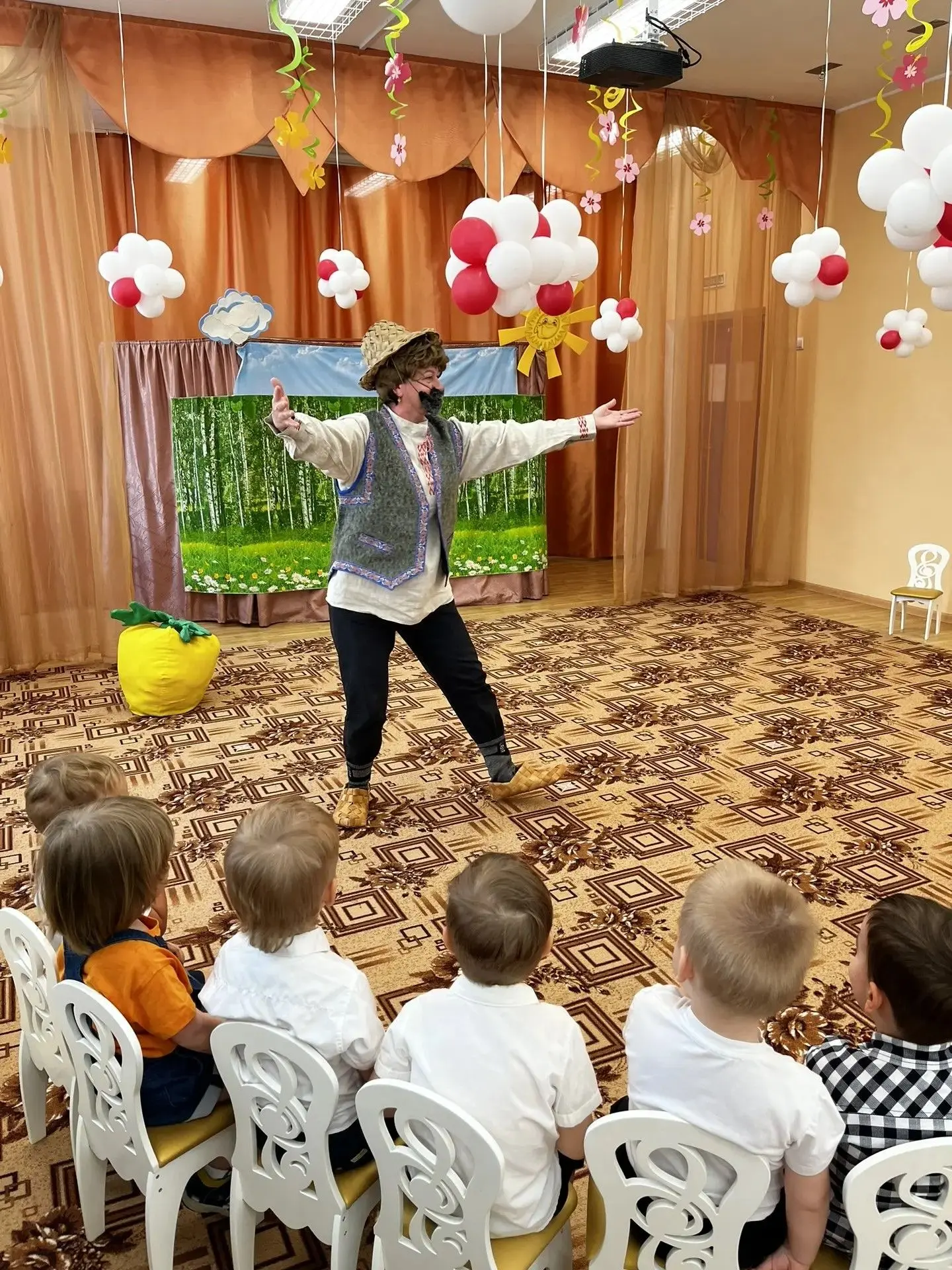 😍 День друзей в детском саду: вместе мы — сила!
Сегодня, в День друзей, для воспитанников ясельных 
