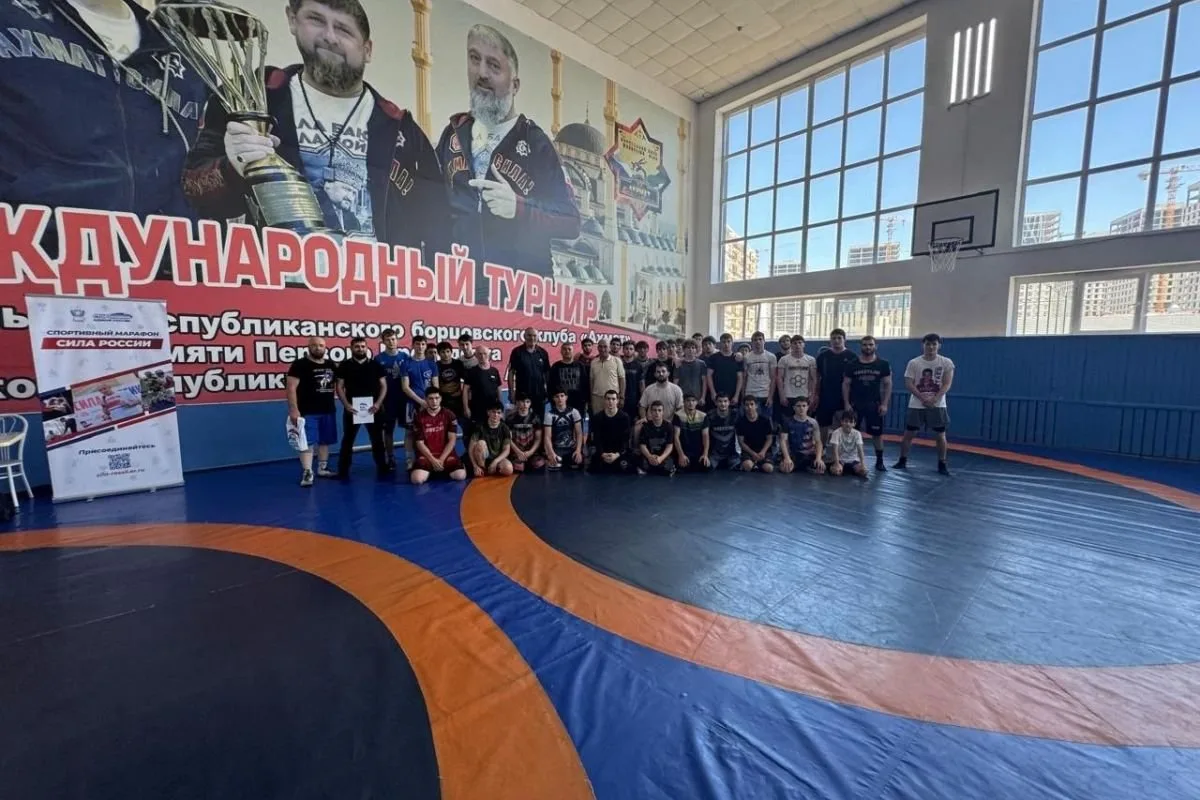 🥇 В Грозном прошел мастер-класс по вольной борьбе! 🤼‍♂️

На ковре Республиканской спортшколы олимп