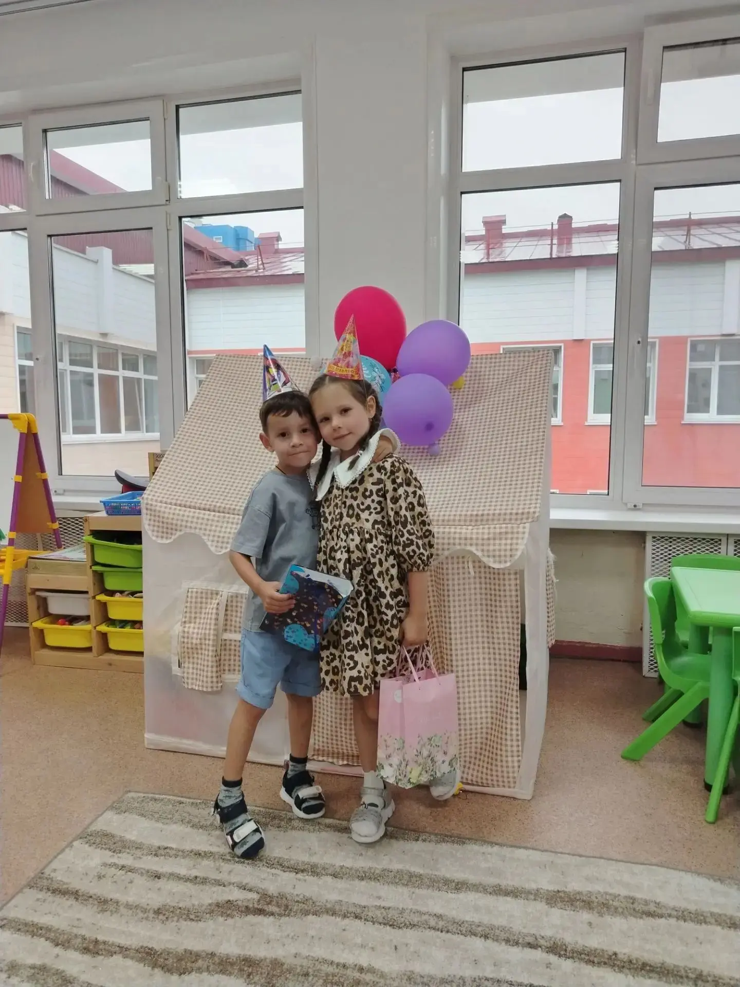 🎉😍В нашей группе есть добрая традиция: в день рождения воспитанника мы устраиваем маленький 
празд