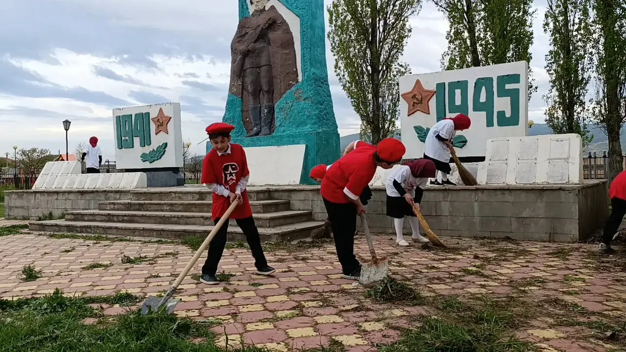 Чистота начинается с нас! 🌱 Сегодня наш Чиркейский образовательный центр стал частью большой общерес