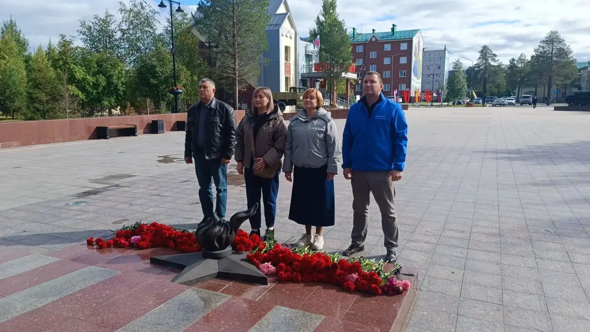 Сотрудники филиала АО «Ямалкоммунэнерго» в городе Муравленко «Тепло» поучаствовали в це...