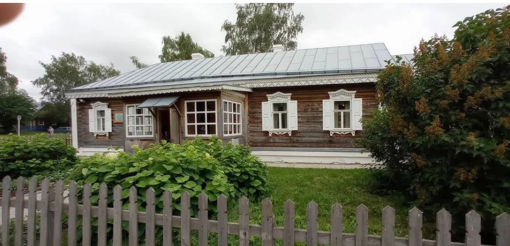 🌿 Фото дачи знаменитого человека + наши фигуры