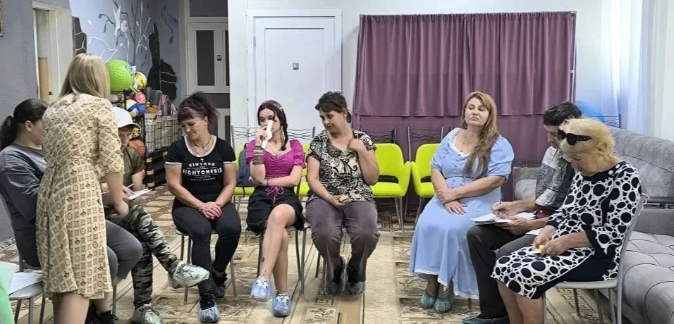 В Харцызске прошло заседание родительского клуба «Содействие»

В Социально‑реабилитационном центре д