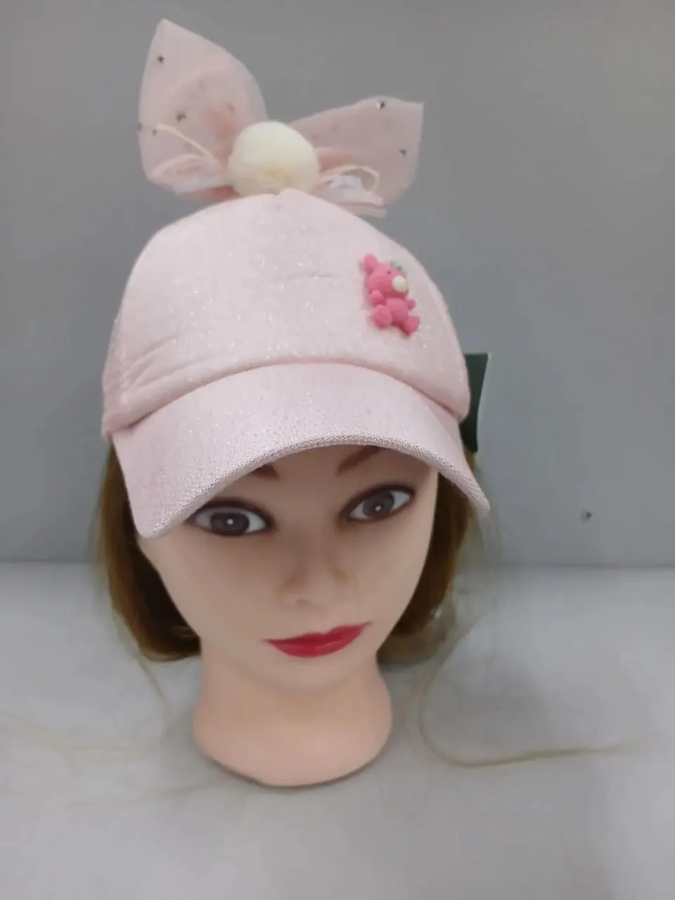 🎩 Девять шляпок — девять летних историй.
