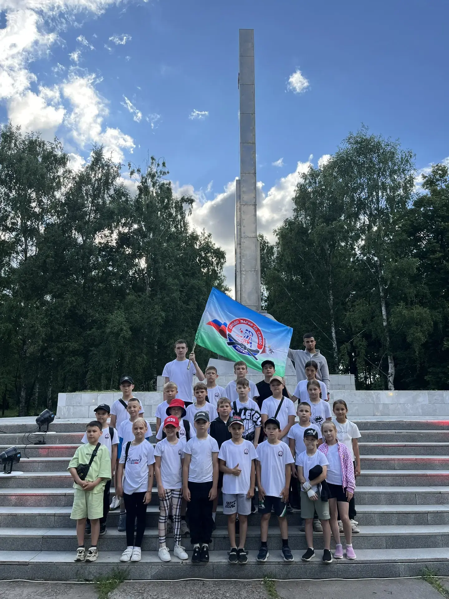 🔥🏃‍♀️‍➡️В ночь с 21 на 22 июня в городском парке Победы прошел, теперь уже традиционный, забег "Но