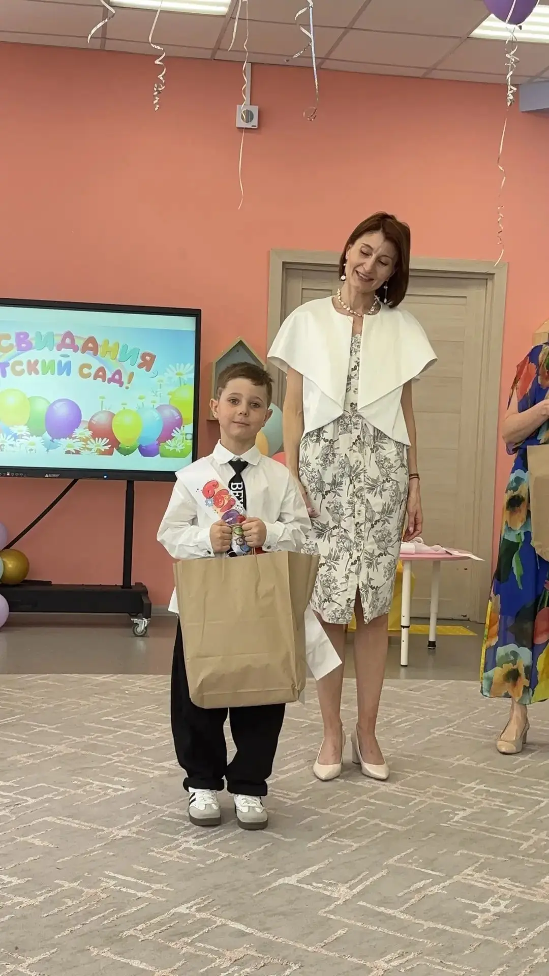 ✨ Выпускные в нашем дошкольном отделении! Дорогие родители и ребята! 🎓 Наши малыши попрощались с дет