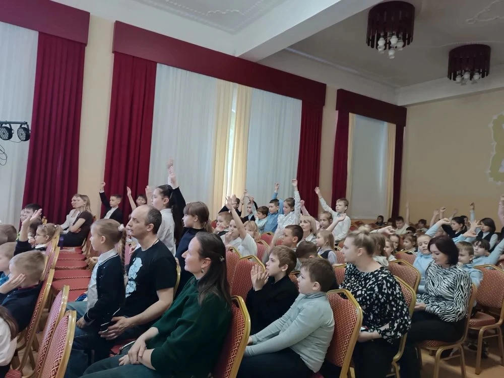 🔶В гимназии Вектор прошел Фестиваль родного языка   💡Мы долго следили за публикациями наших участник