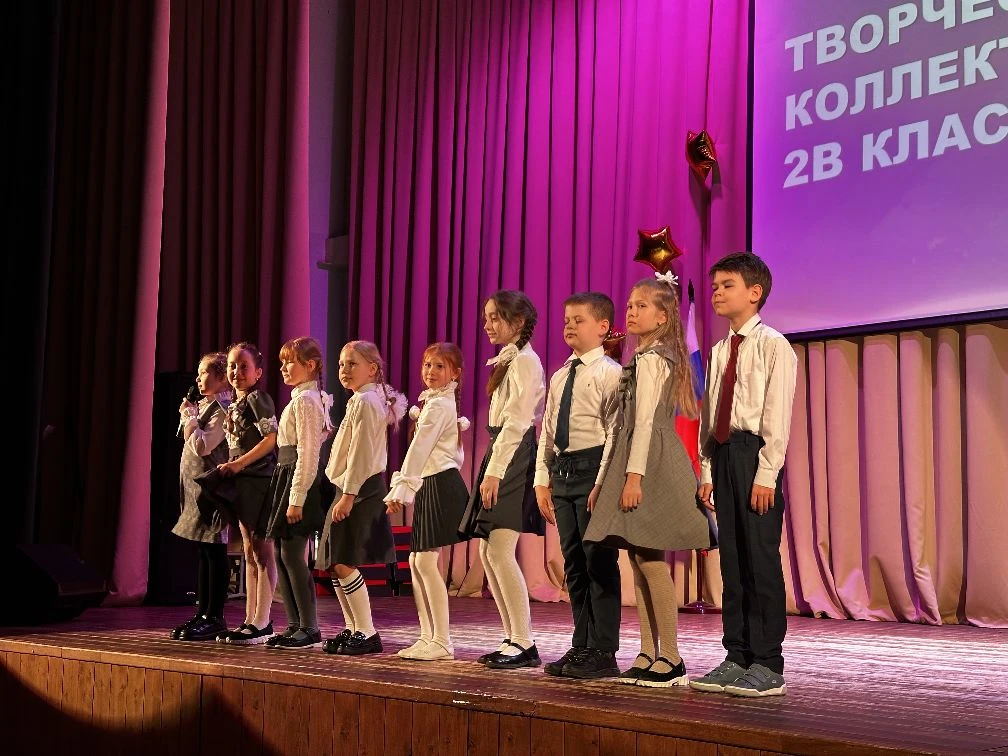 Праздничный концерт в честь Международного женского дня  🎉   На сцене царила атмосфера тепла и празд