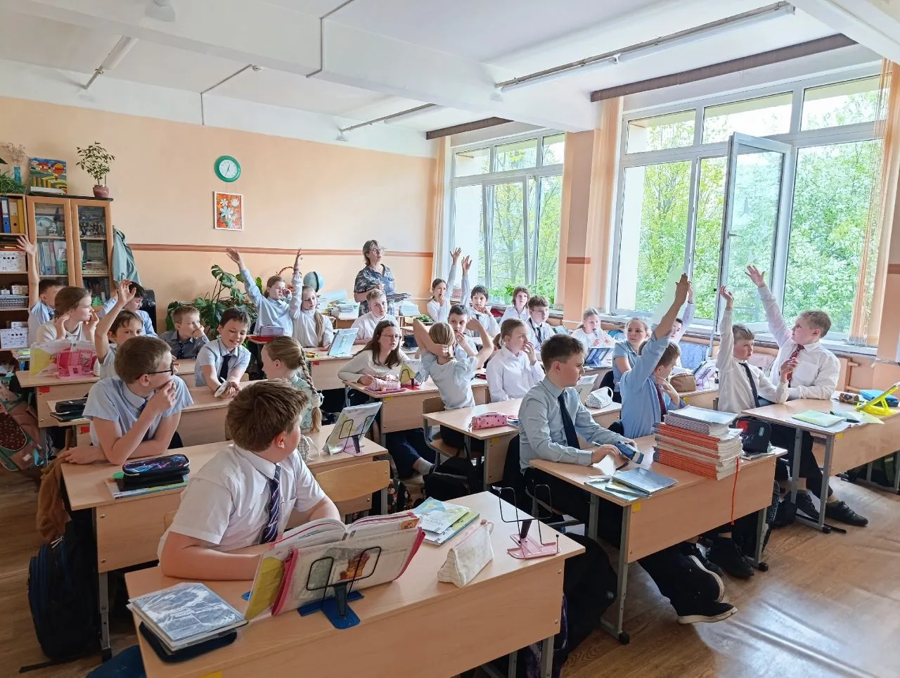 Вчера, 12 мая в гости к ученикам начальной школы приходи студенты, обучающиеся по специальности Сест