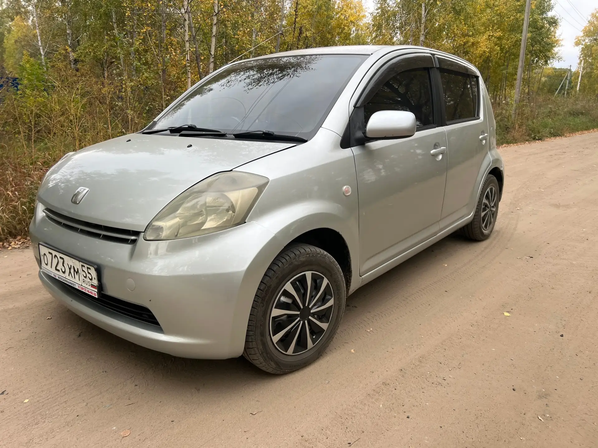 Продам автомобильToyota Passo 2004 года выпуска